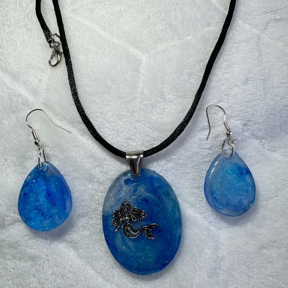 Mermaid pendant/earrings
